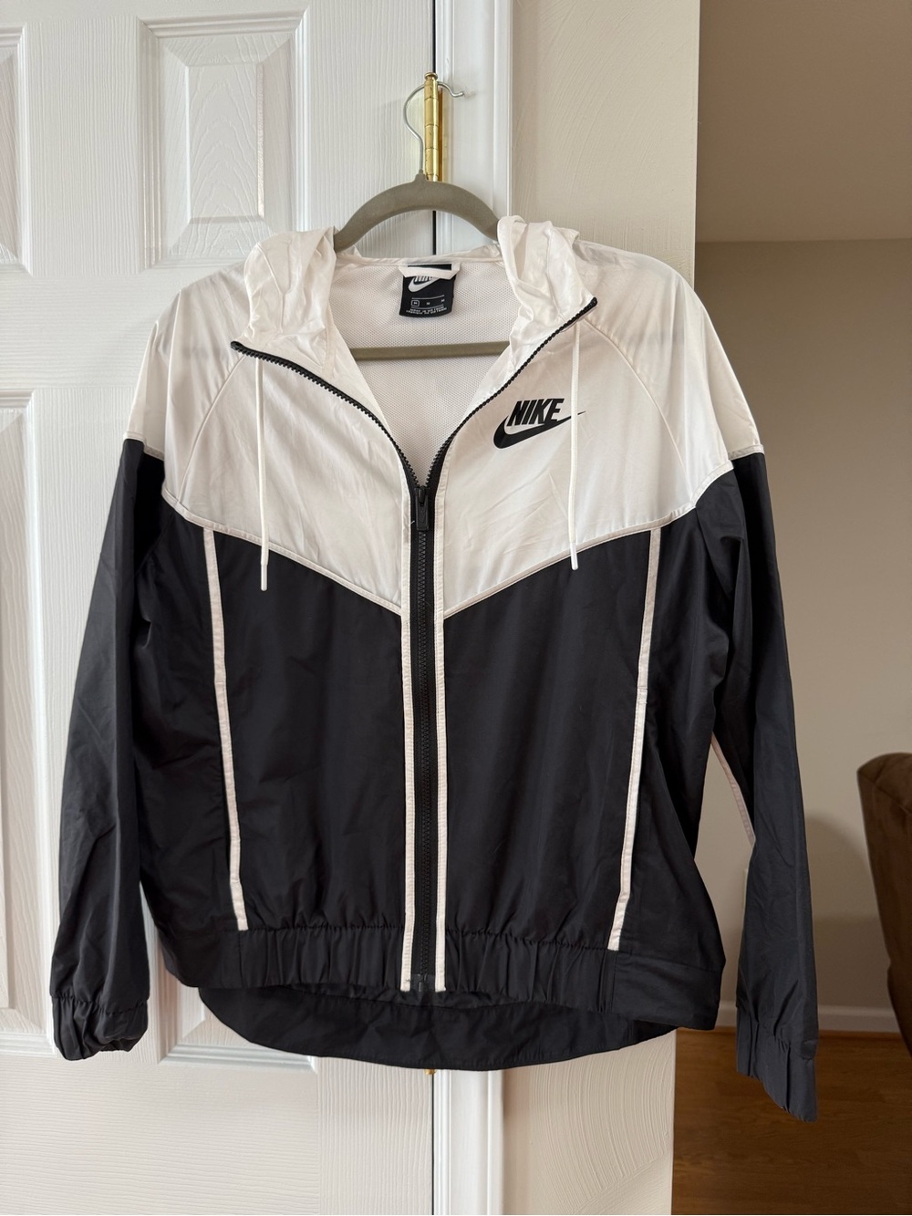 Nike Black and White Colorblock Hooded rain windbreaker jacket